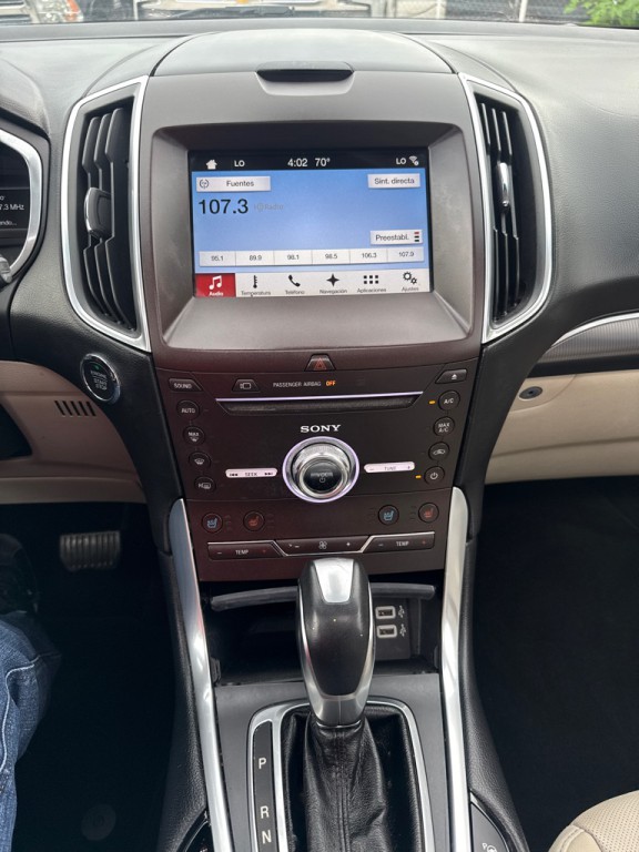 2017 Ford Edge Image 13