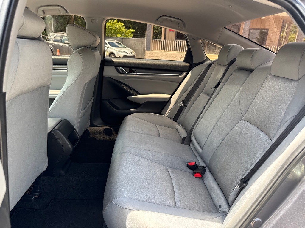 2019 Honda Accord Image 8