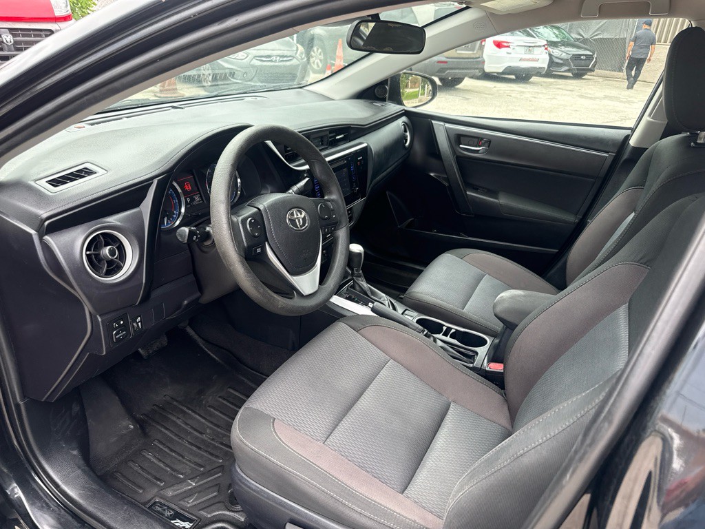 2017 Toyota Corolla Image 9