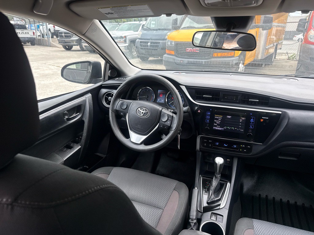 2017 Toyota Corolla Image 12