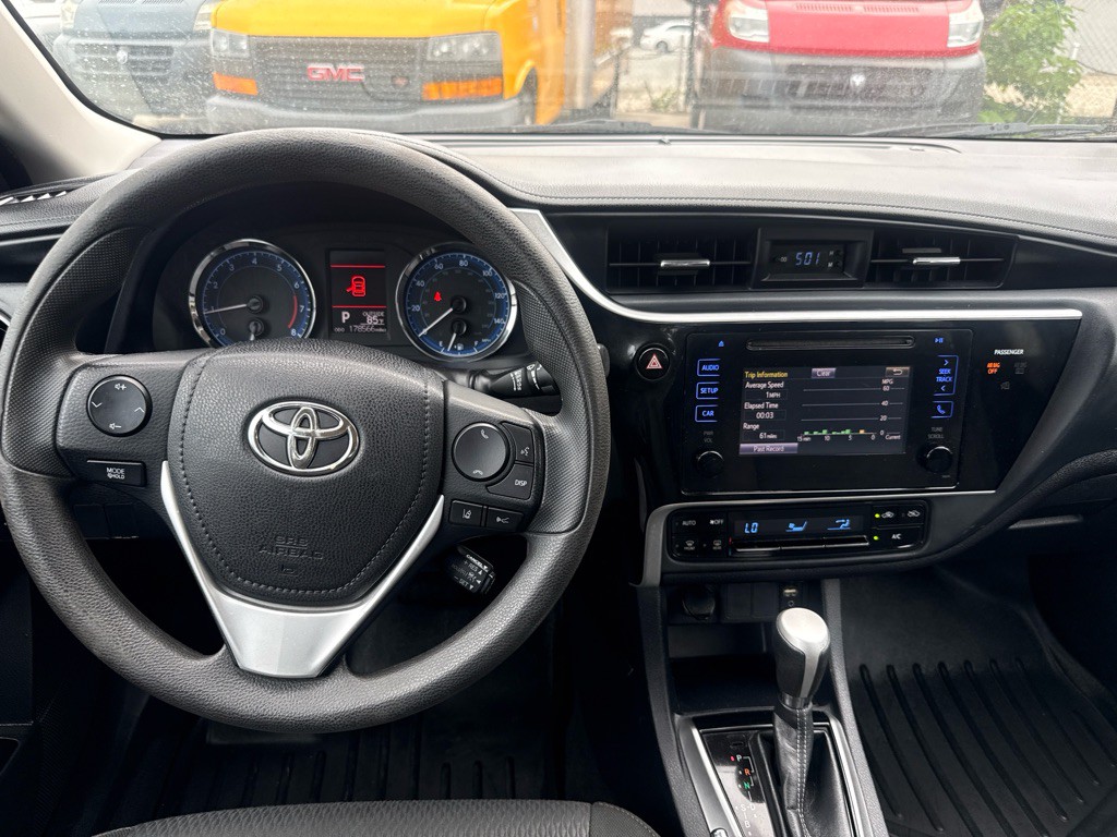 2017 Toyota Corolla Image 13
