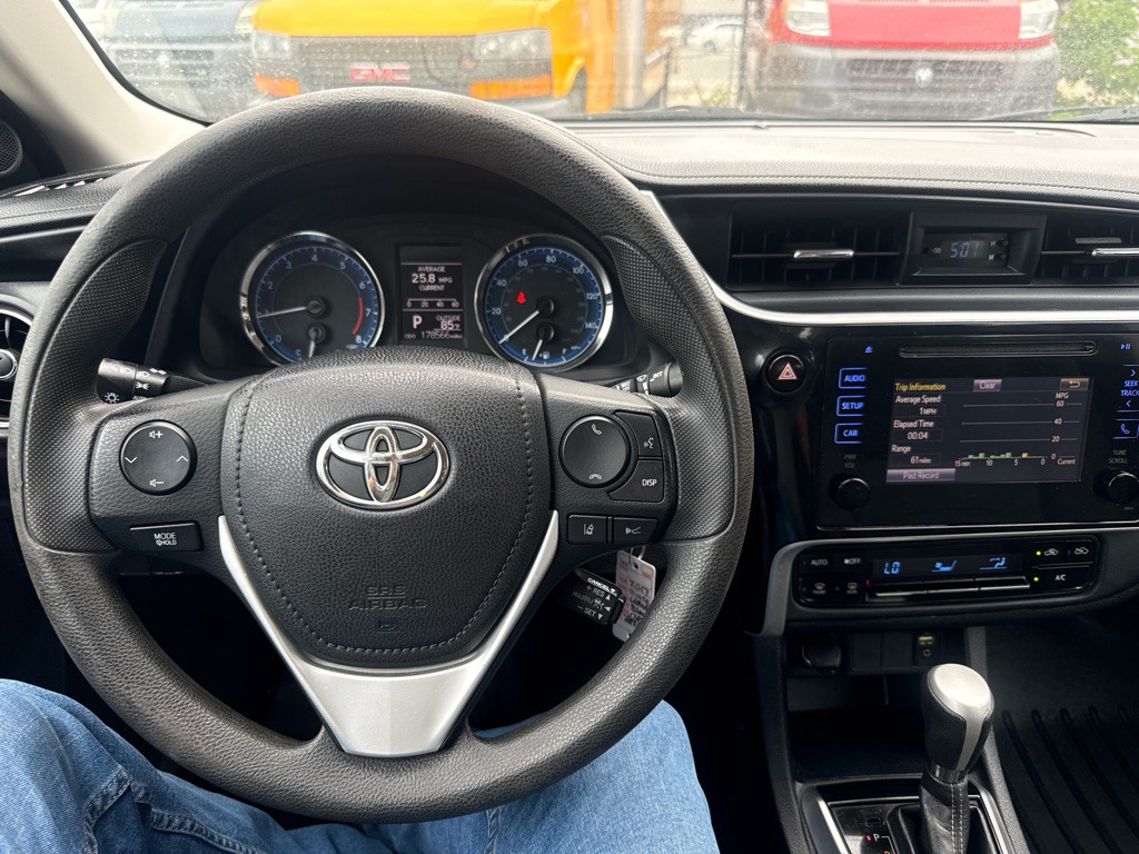 2017 Toyota Corolla Image 14