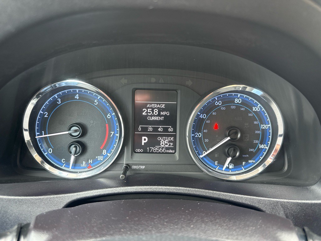 2017 Toyota Corolla Image 16