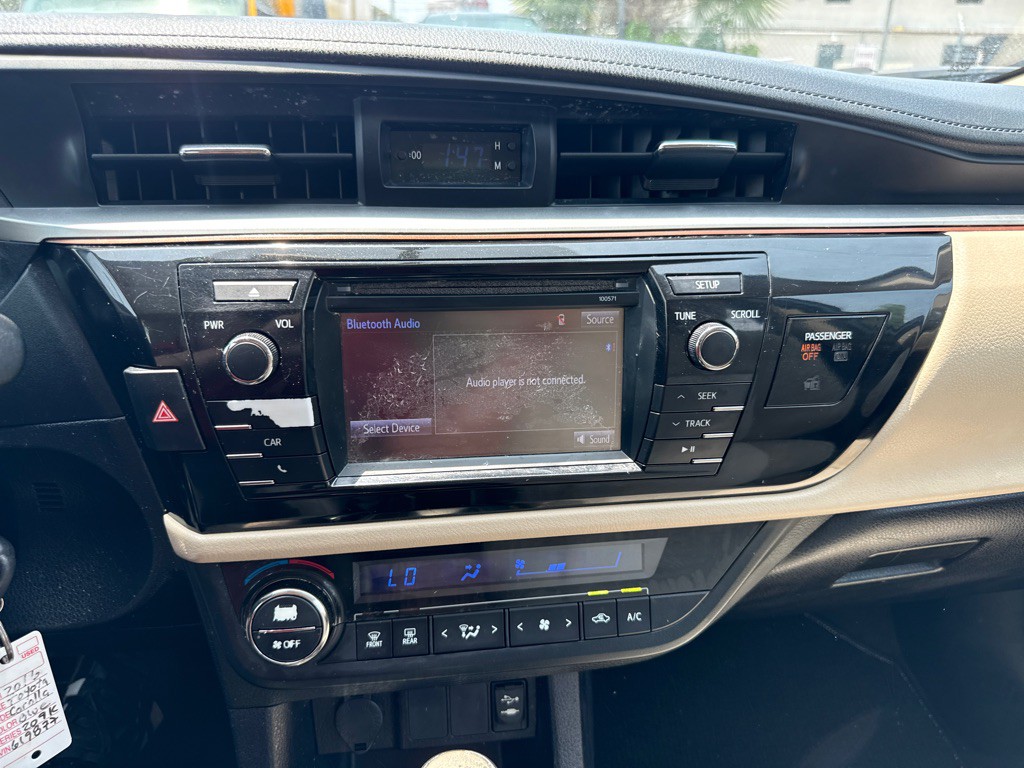 2016 Toyota Corolla Image 12
