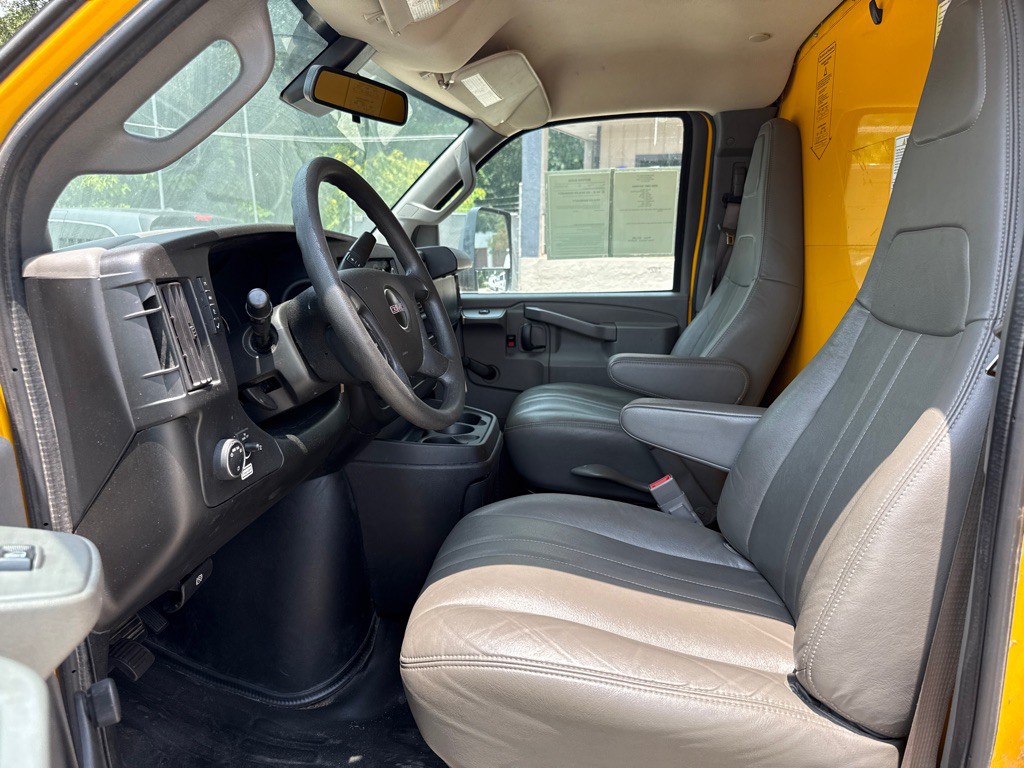 2020 GMC Savana Image 7