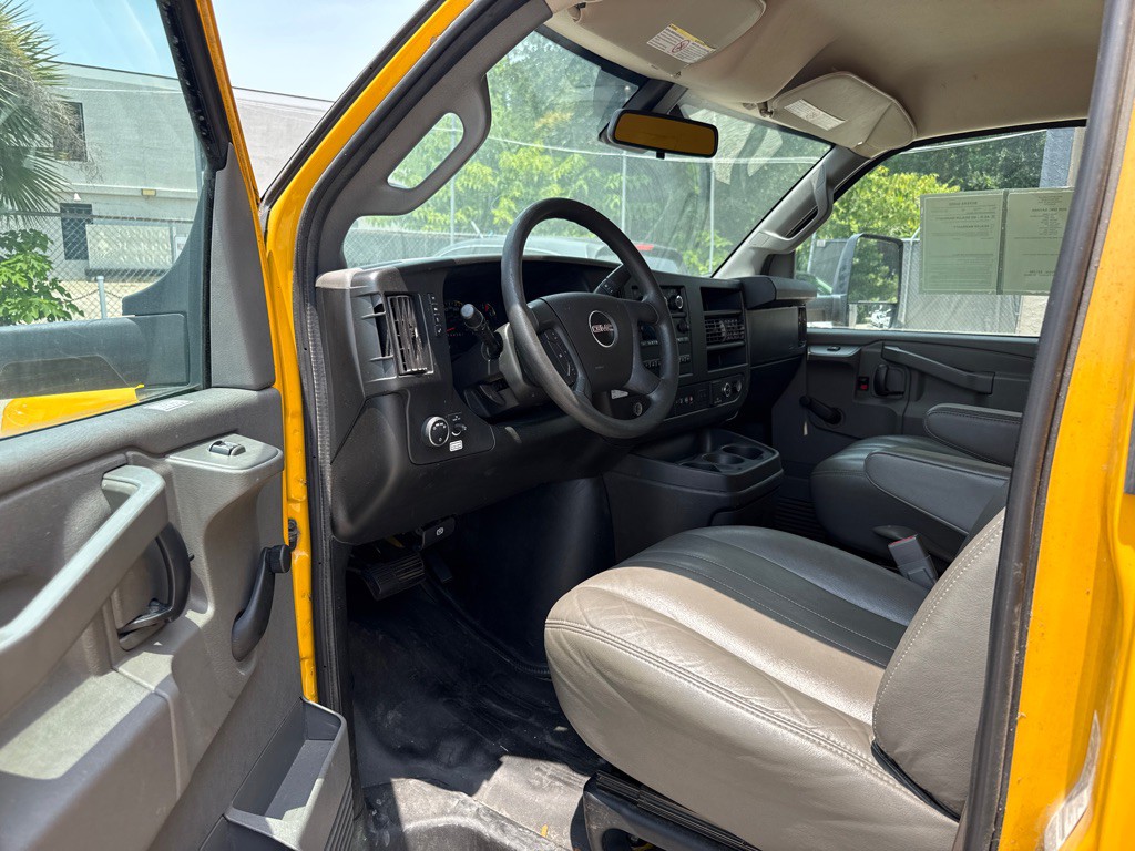2020 GMC Savana Image 11