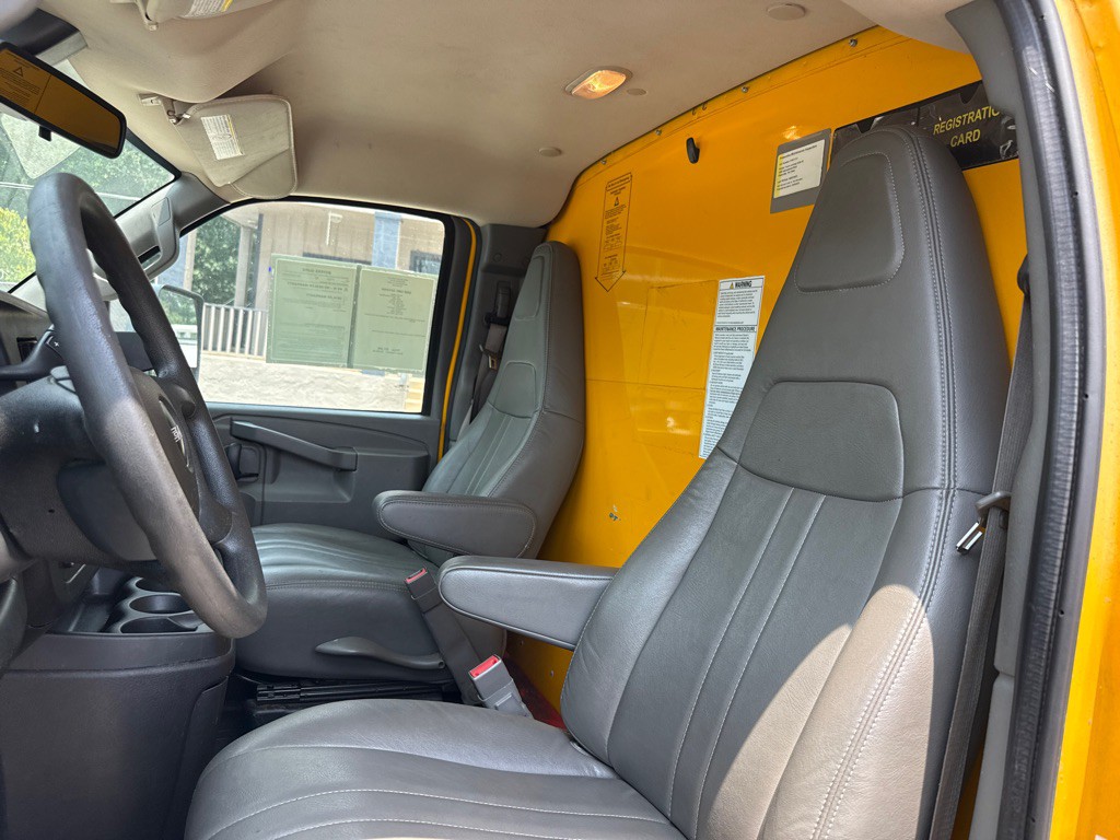 2020 GMC Savana Image 12