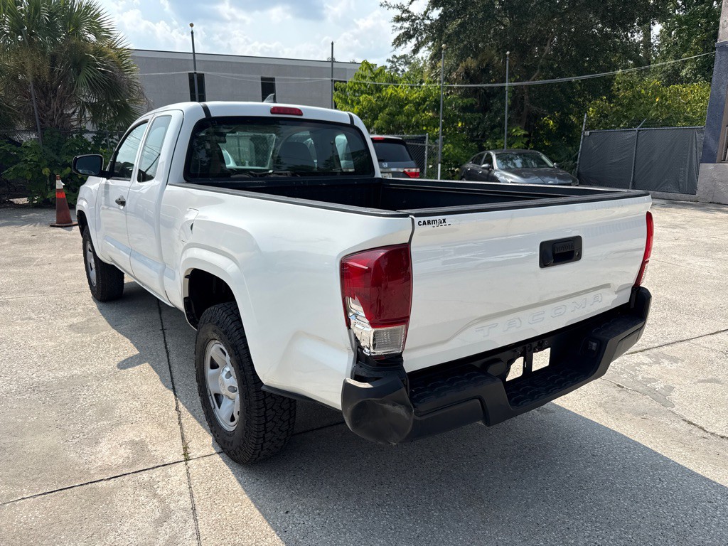 2018 Toyota Tacoma Image 3