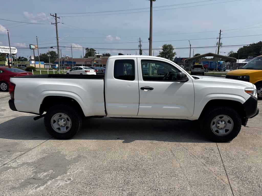 2018 Toyota Tacoma Image 5