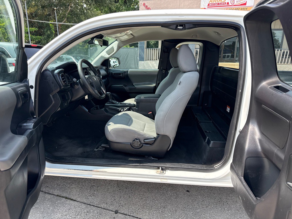 2018 Toyota Tacoma Image 9