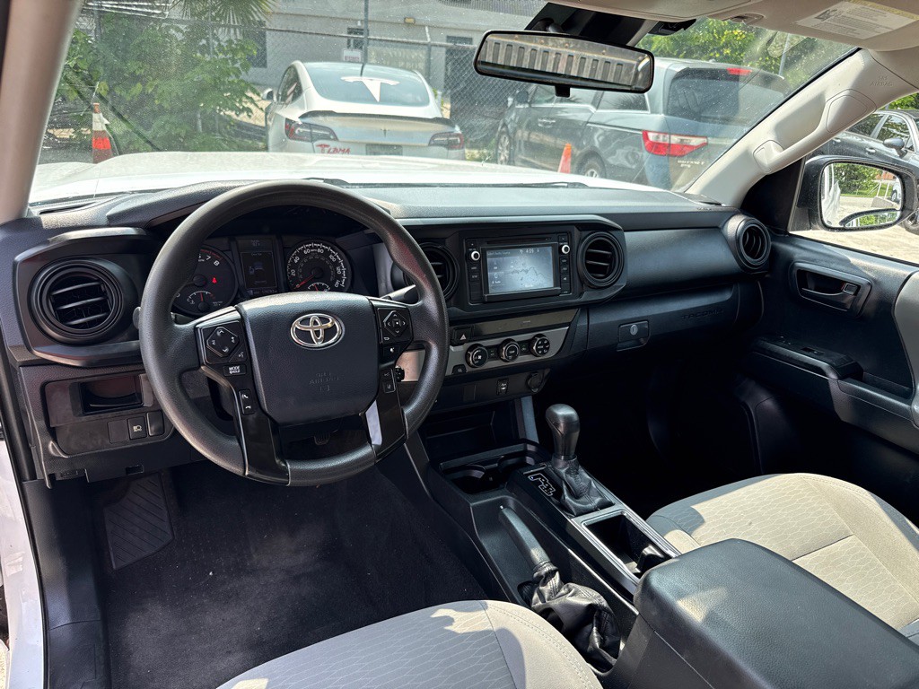 2018 Toyota Tacoma Image 10