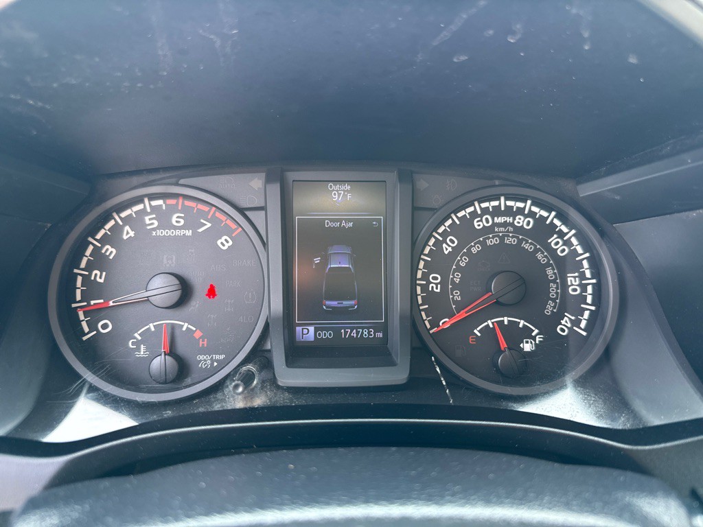 2018 Toyota Tacoma Image 12