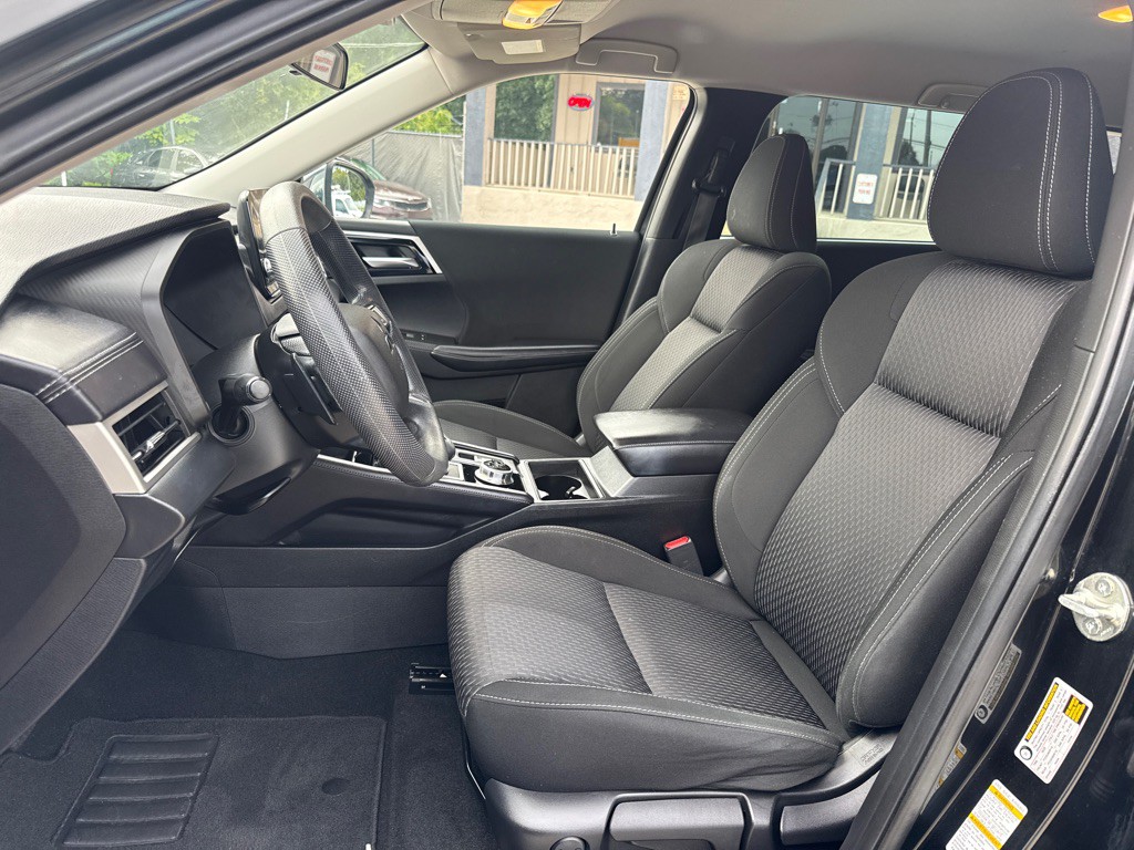 2022 Mitsubishi Outlander Image 8