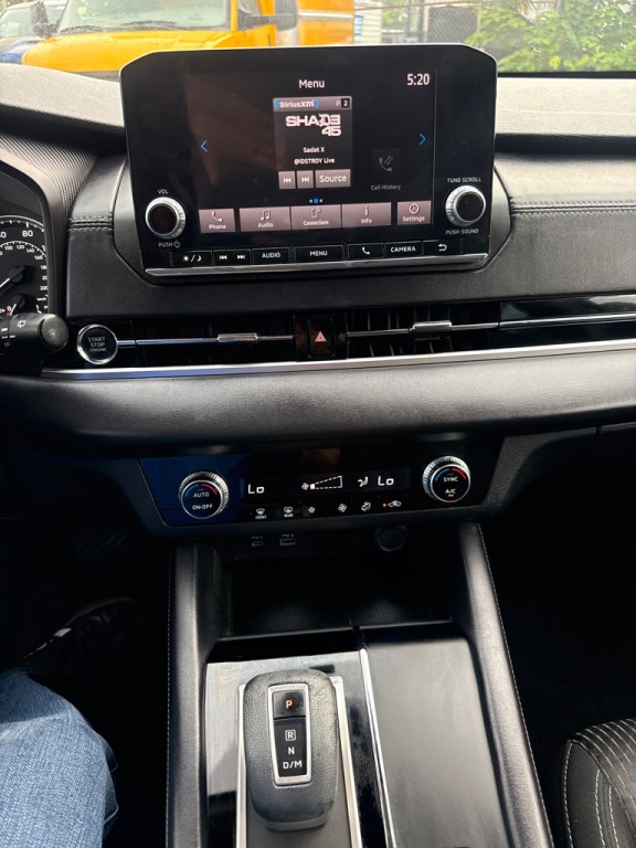 2022 Mitsubishi Outlander Image 17