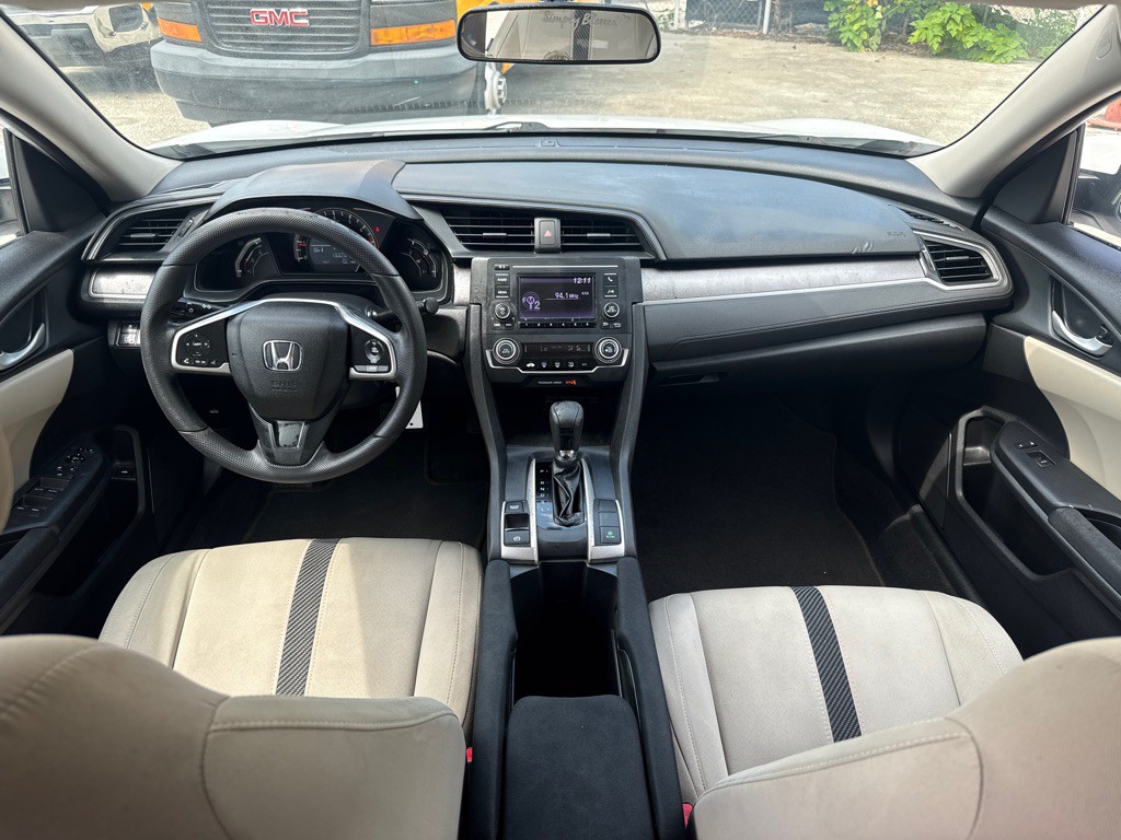 2017 Honda Civic Image 9