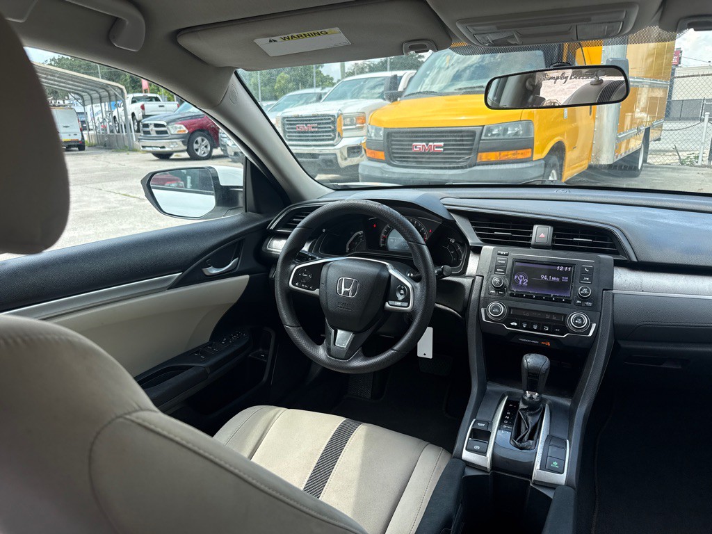 2017 Honda Civic Image 10