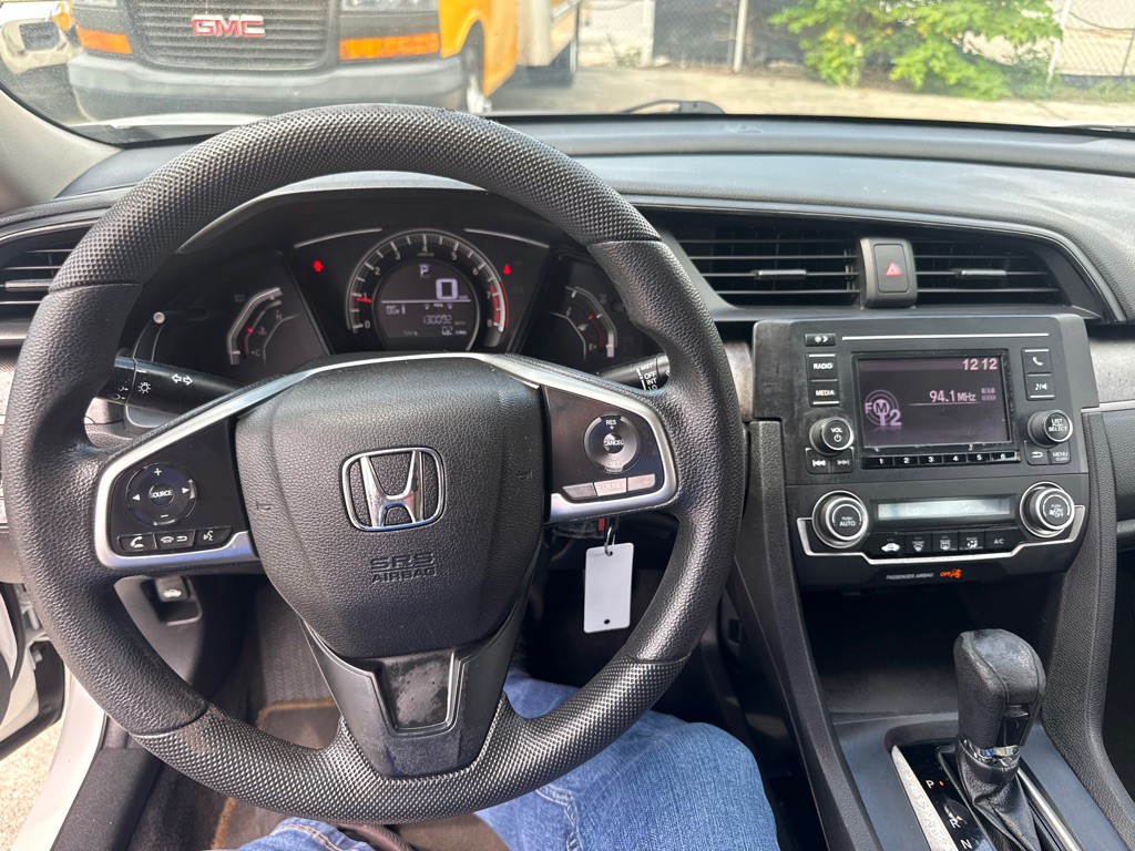 2017 Honda Civic Image 11
