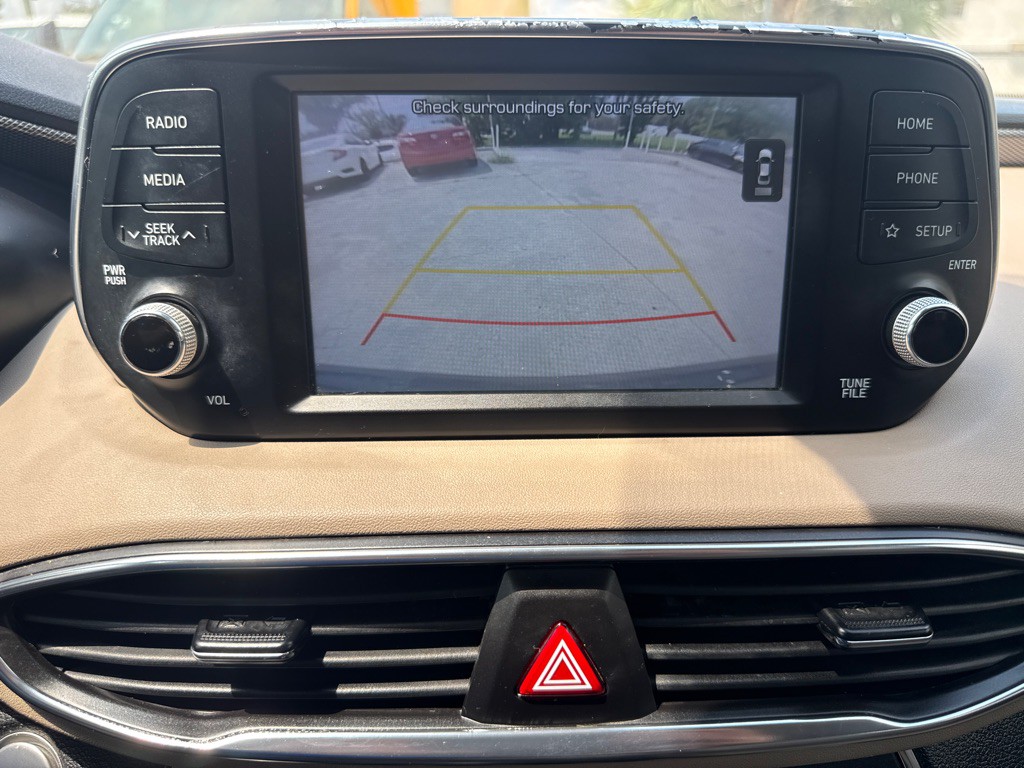 2019 Hyundai Santa Fe Image 17
