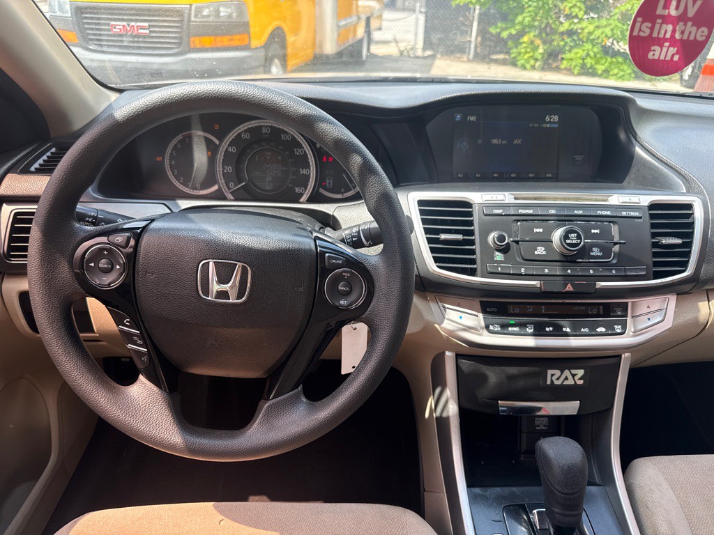 2013 Honda Accord Image 11