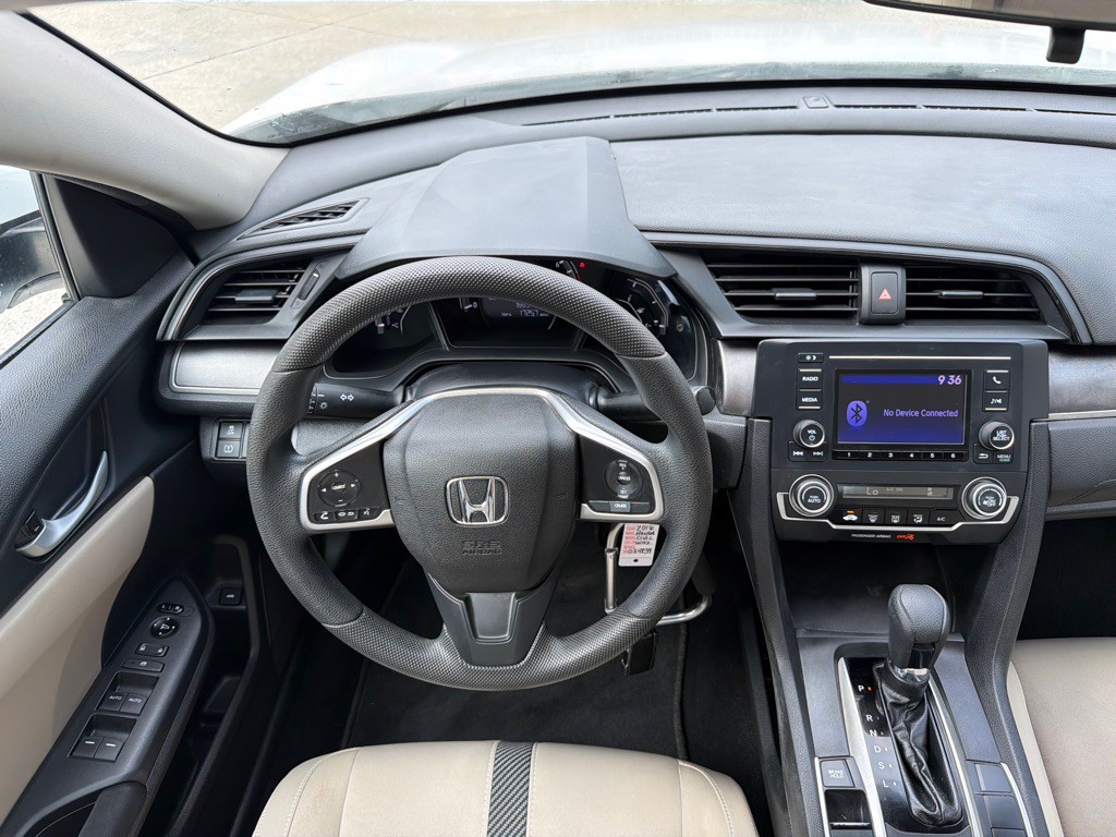 2016 Honda Civic Image 9