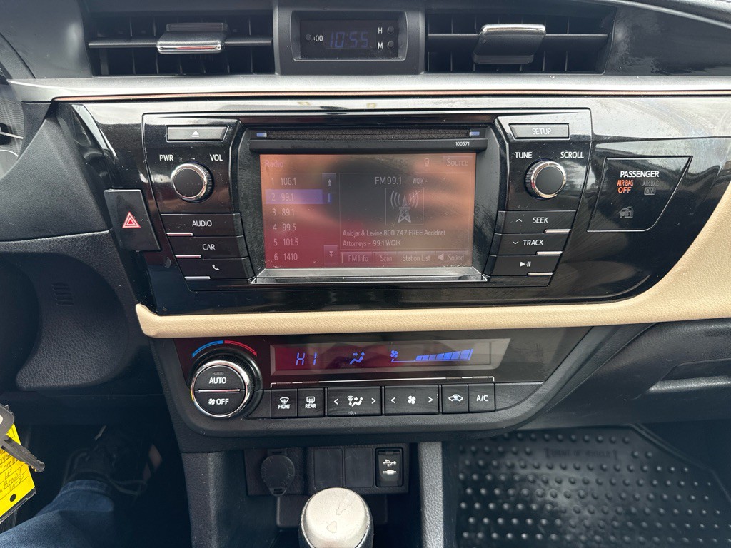 2016 Toyota Corolla Image 12