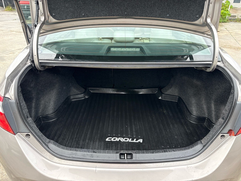 2016 Toyota Corolla Image 16