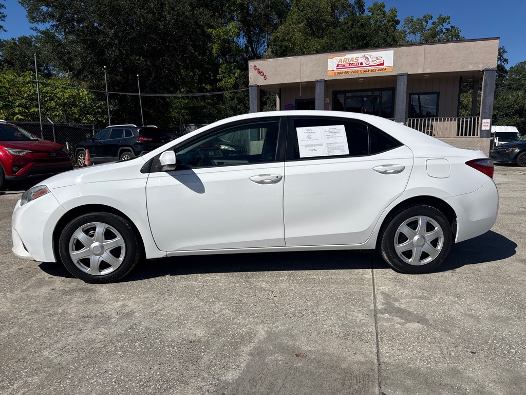 2015 Toyota Corolla Image 2