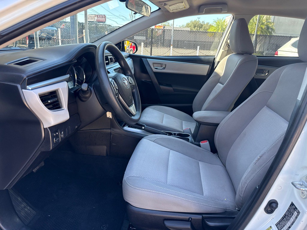 2015 Toyota Corolla Image 7