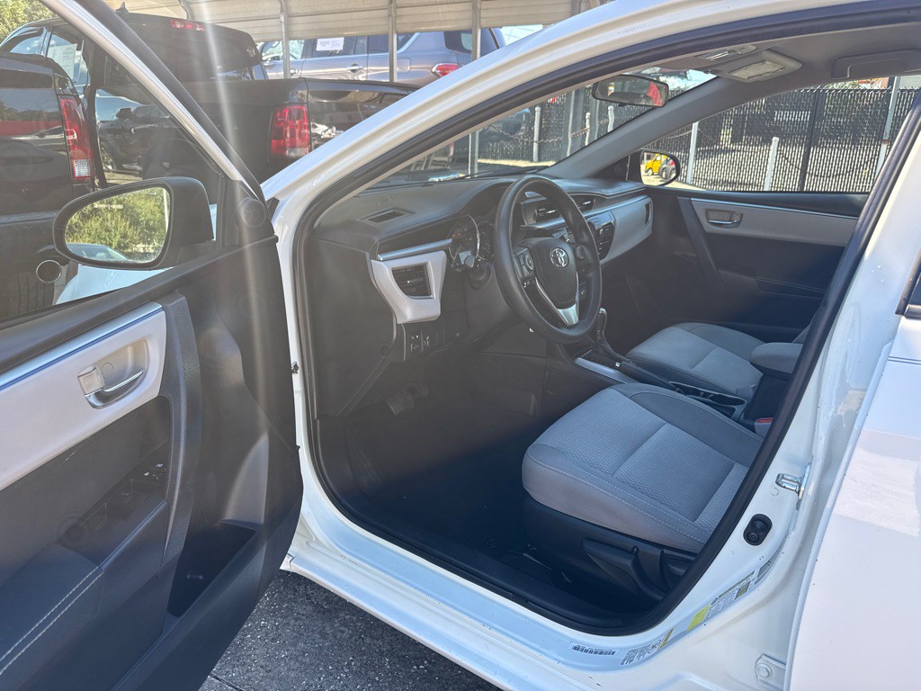 2015 Toyota Corolla Image 8