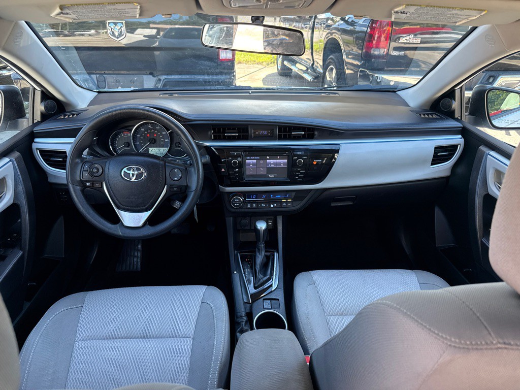 2015 Toyota Corolla Image 10