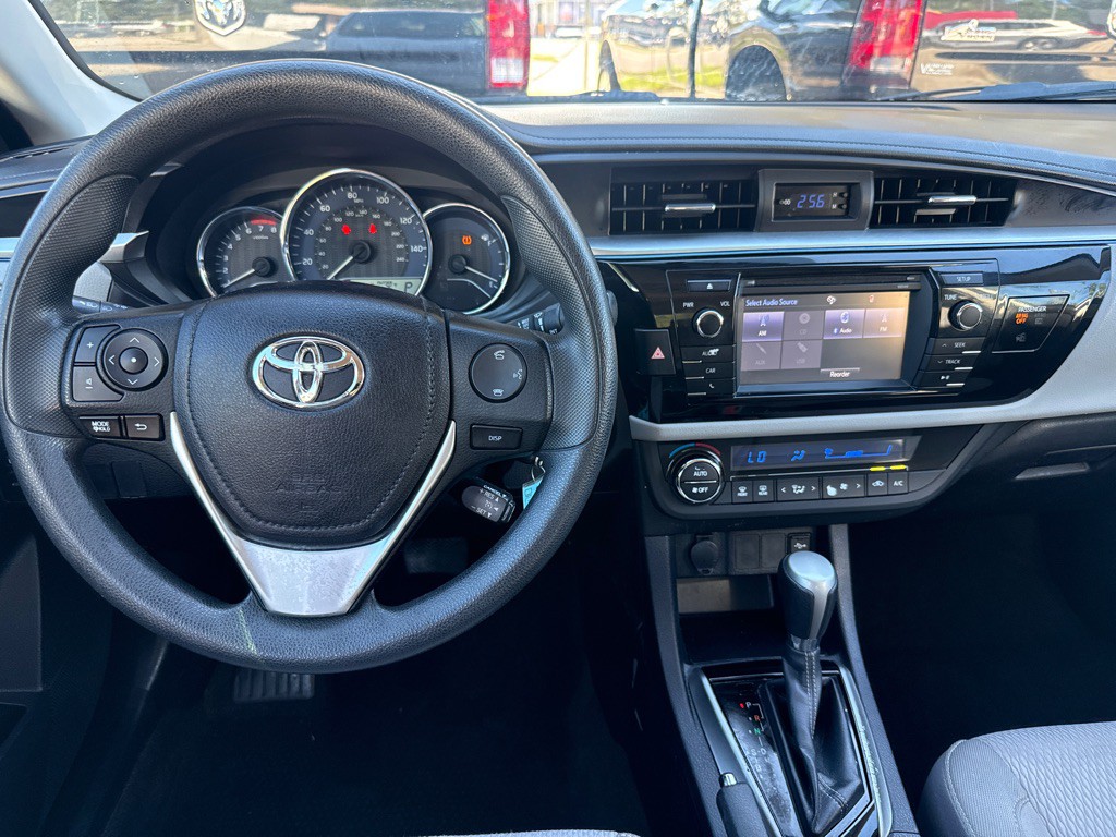2015 Toyota Corolla Image 12