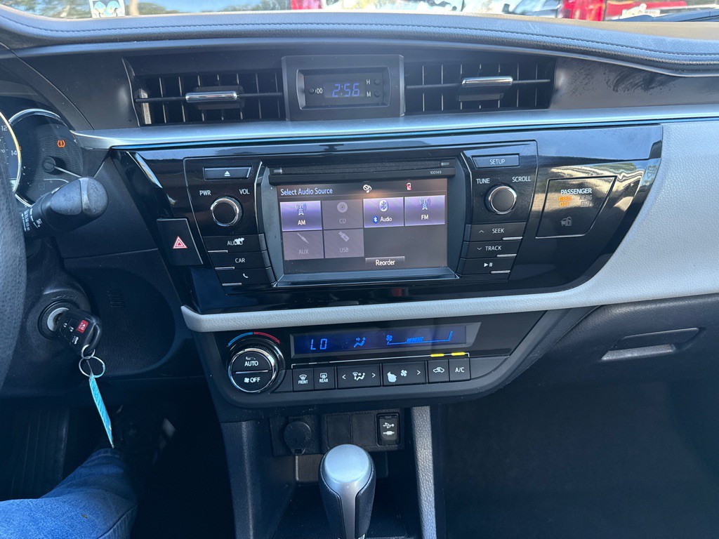 2015 Toyota Corolla Image 13