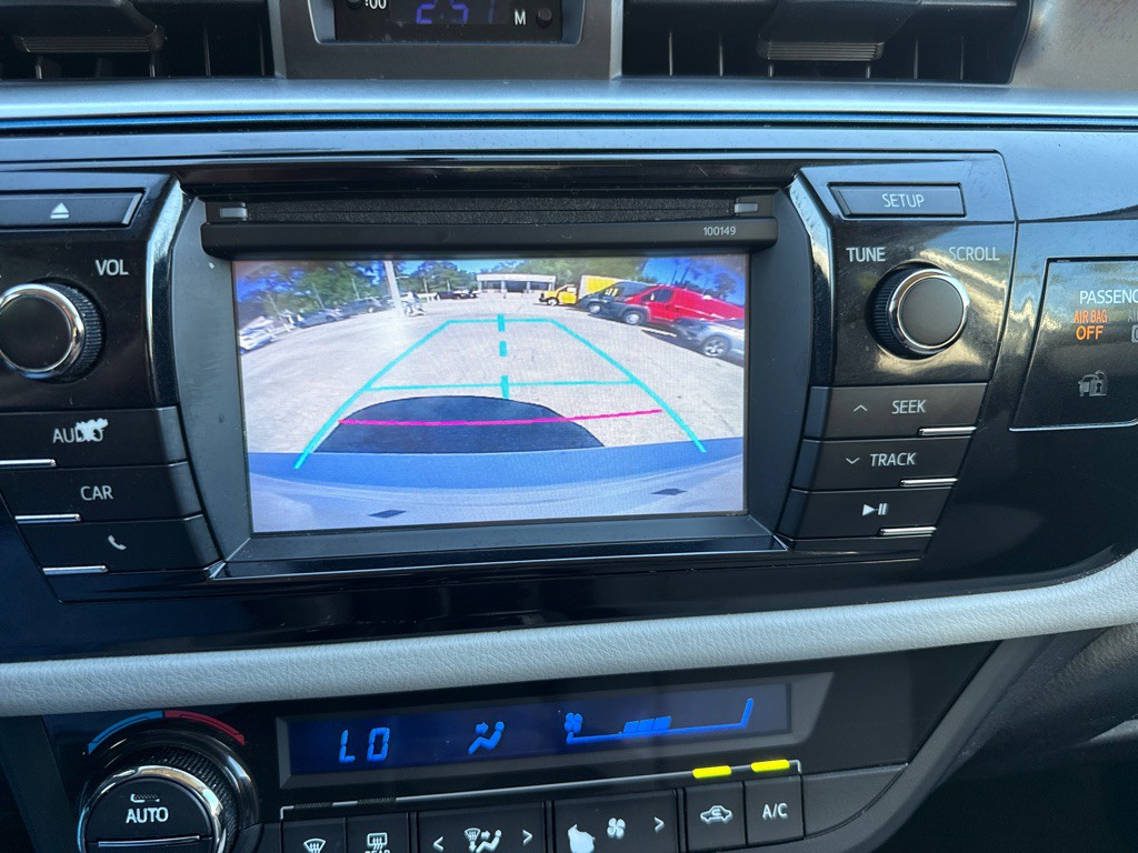 2015 Toyota Corolla Image 16