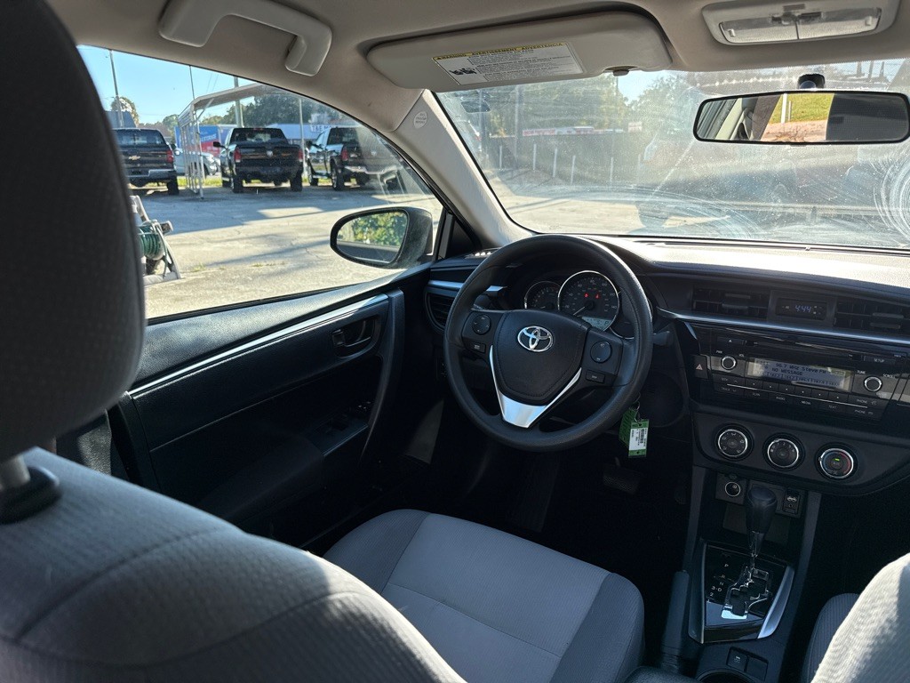 2015 Toyota Corolla Image 12