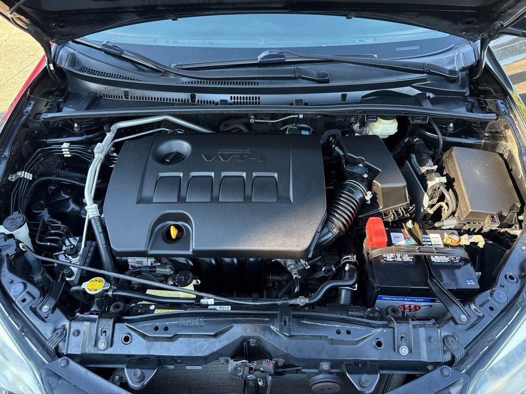 2015 Toyota Corolla Image 18