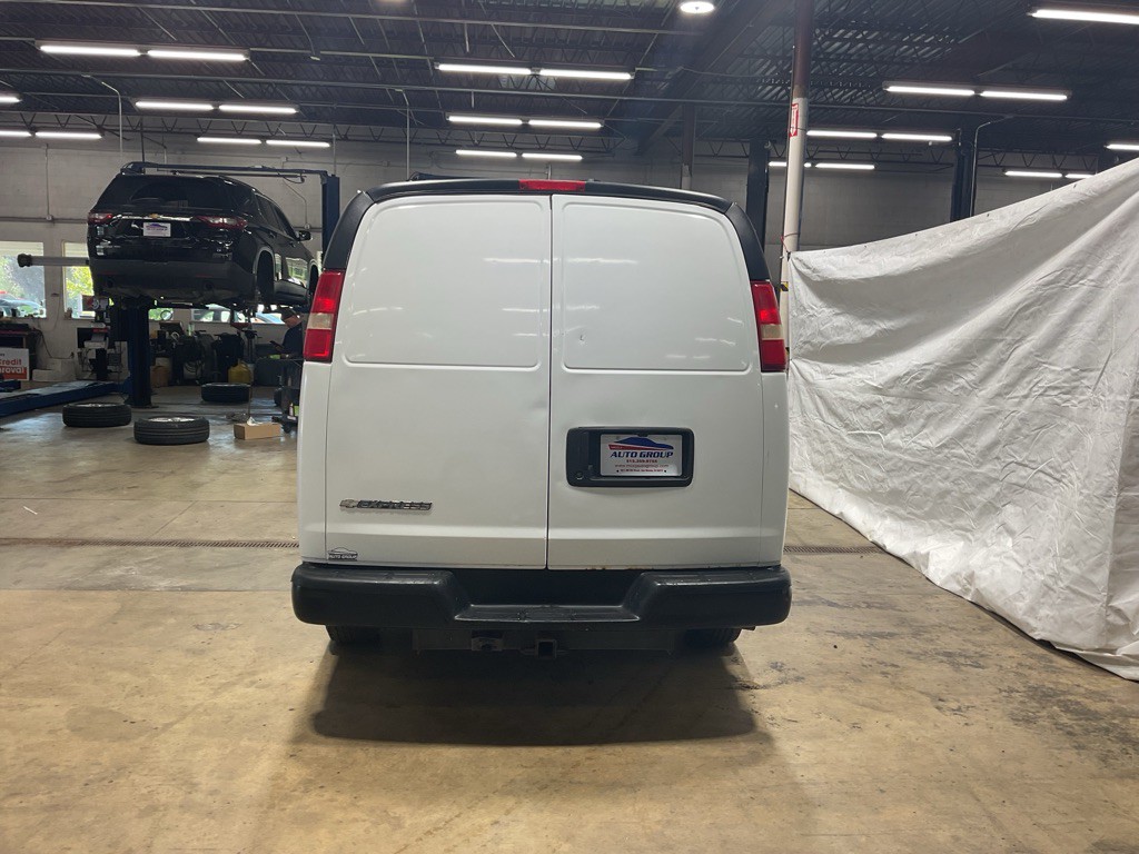 2012 Chevrolet Express Image 4