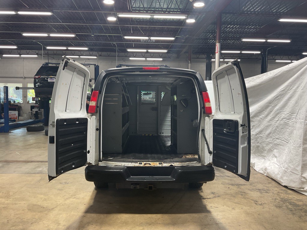 2012 Chevrolet Express Image 5