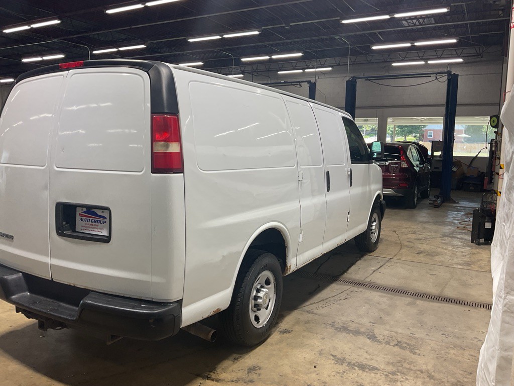 2012 Chevrolet Express Image 9