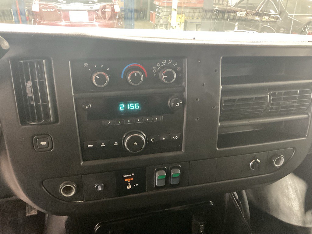 2012 Chevrolet Express Image 11