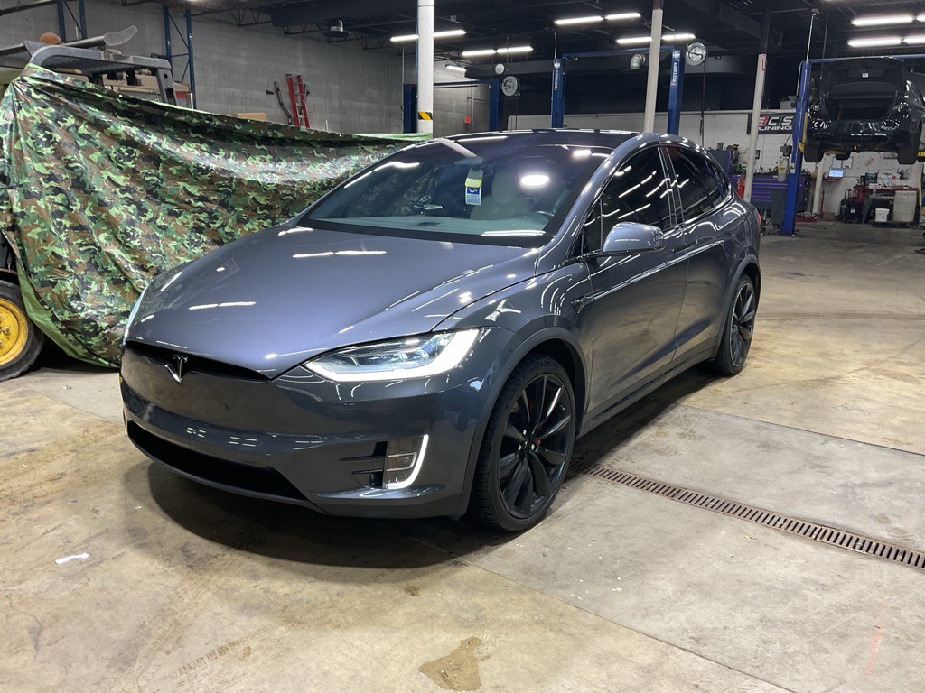 2020 Tesla Model X Image 1