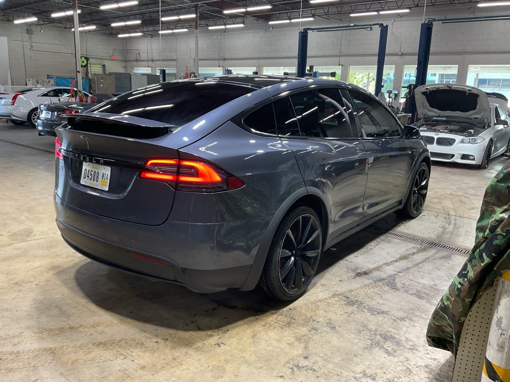 2020 Tesla Model X Image 3