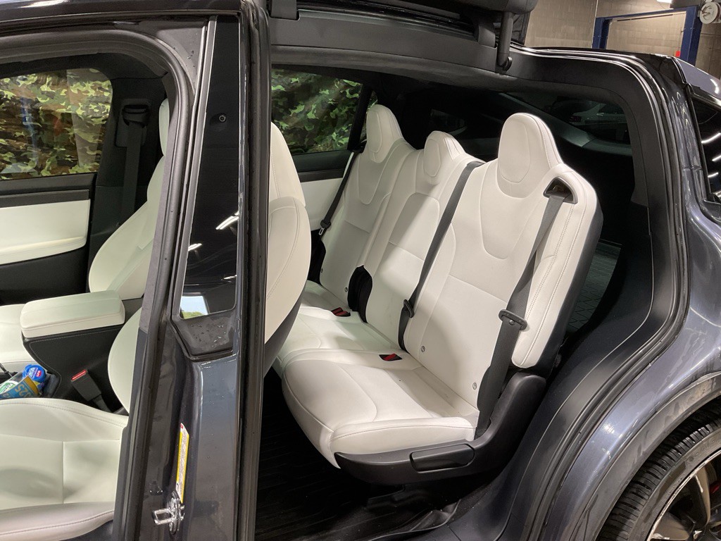 2020 Tesla Model X Image 8