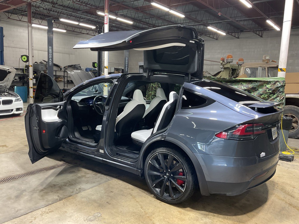 2020 Tesla Model X Image 9