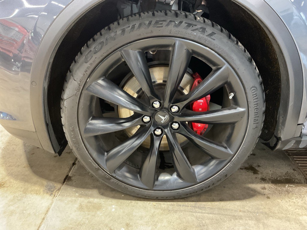 2020 Tesla Model X Image 13