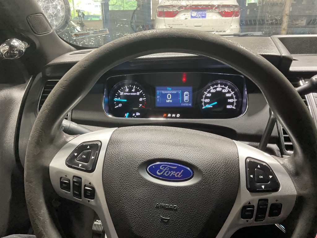 2017 Ford Taurus Image 8