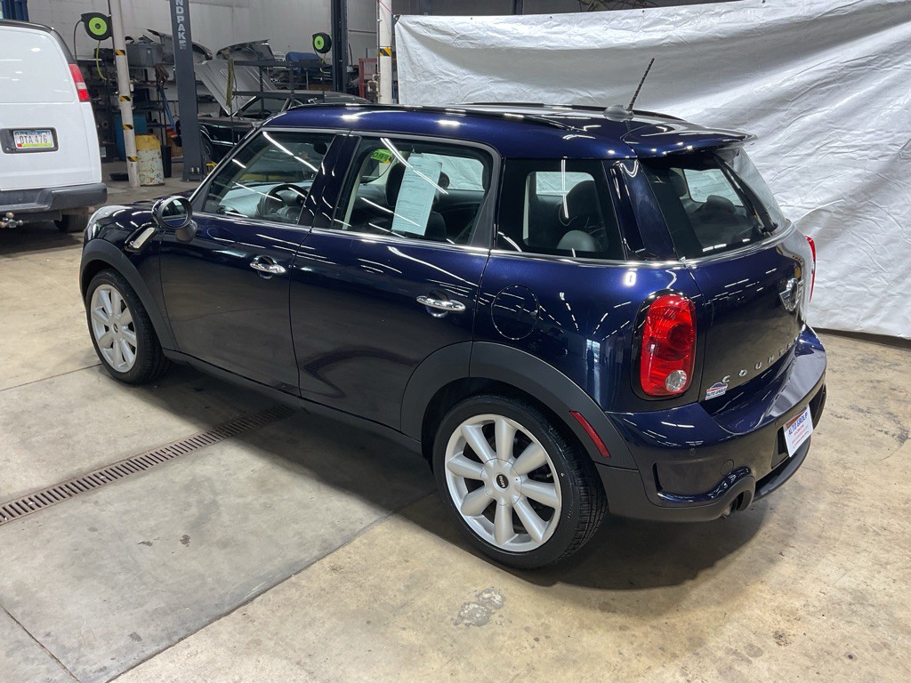 2015 MINI Cooper Image 2