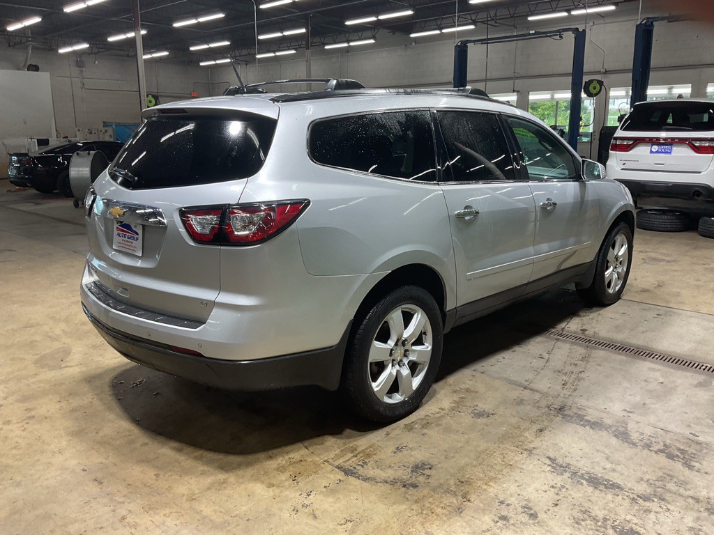 2017 Chevrolet Traverse Image 3