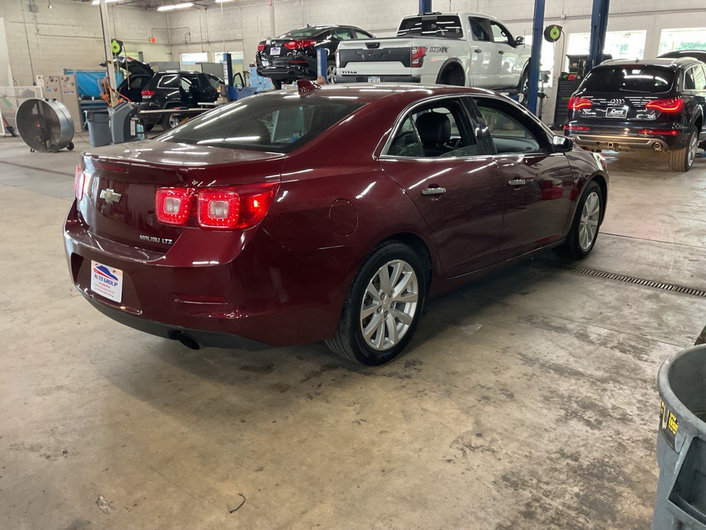 2015 Chevrolet Malibu Image 4