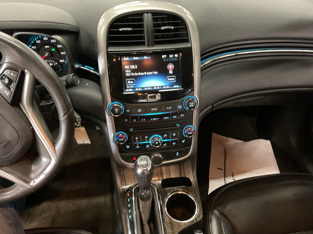 2015 Chevrolet Malibu Image 9
