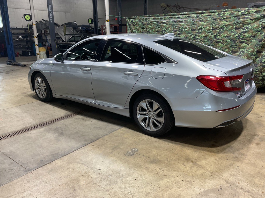 2019 Honda Accord Image 2